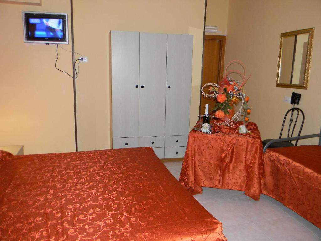 Hotel Mi.Ro. Casalnuovo Di Napoli Szoba fotó